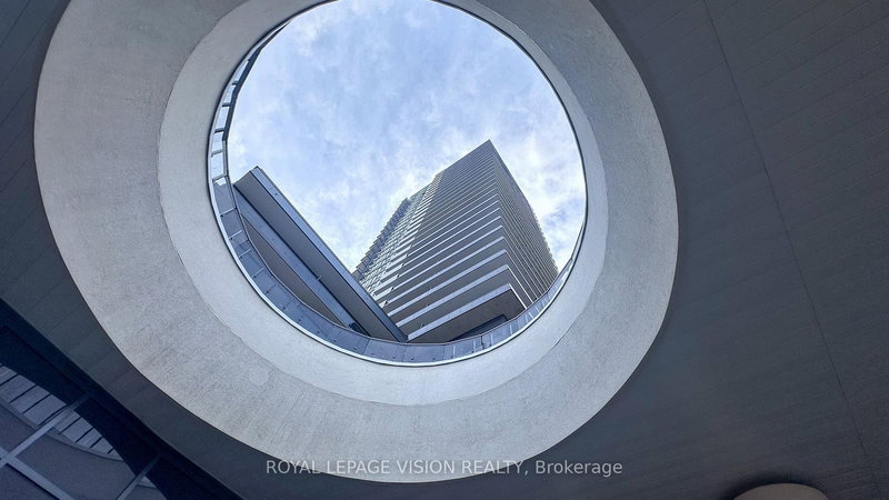 426 - 5105 Hurontario St, Mississauga, L4Z 3X7 | Image 3
