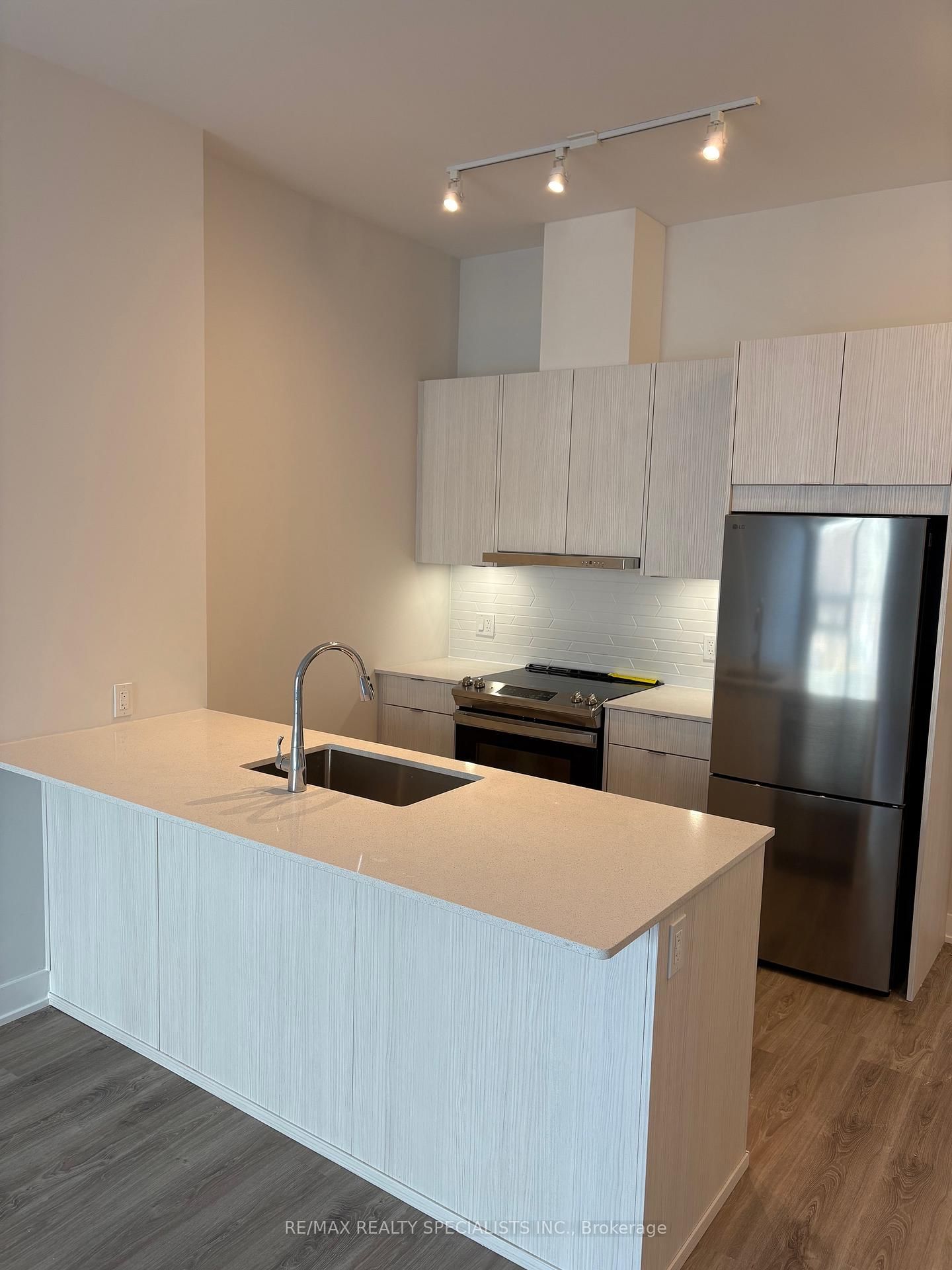 430 Square One Drive, Unit 202 - Photo 5