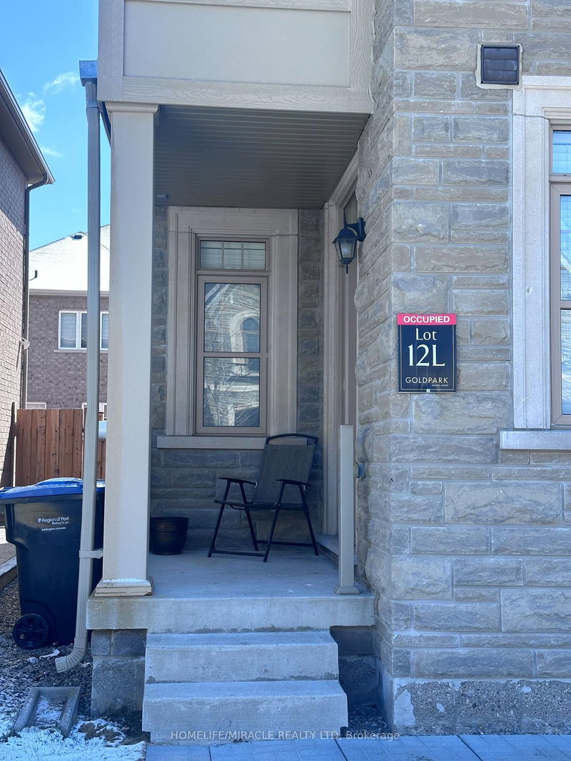 44 Dolobram Tr, Brampton, L7A 4Y3 | Image 3