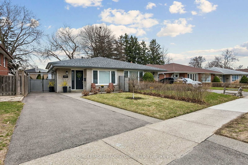 1990 Silverberry Cres S, Mississauga, L5J 1C9 | Image 2