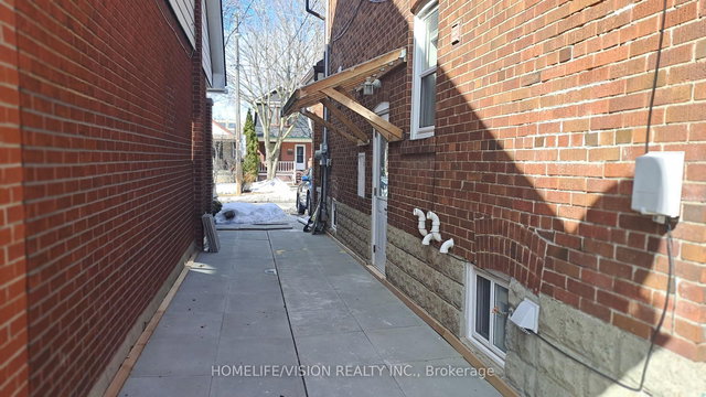 Bsmt - 143 Belgravia Avenue