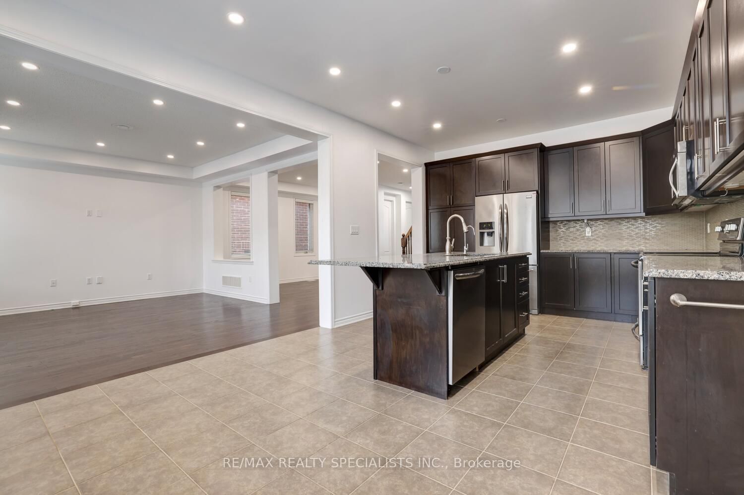 Detached House for lease at 8 Rottenburg Court, Milton, Ontario, L9T 8S6 - Willmott - MLS: W12966108