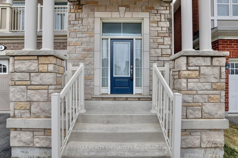 8 Rottenburg Crt, Milton, L9T 8S6 | Image 3