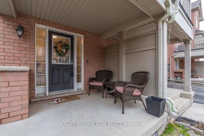 649 Frank Pl, Milton, L9T 0P8 | Image 2