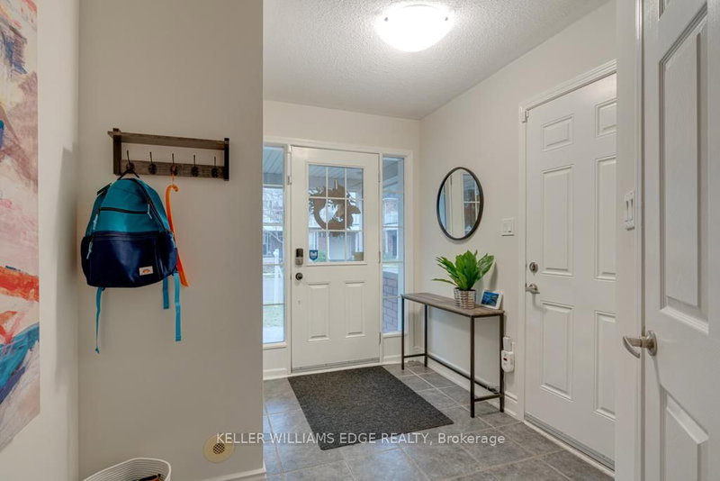 649 Frank Pl, Milton, L9T 0P8 | Image 3