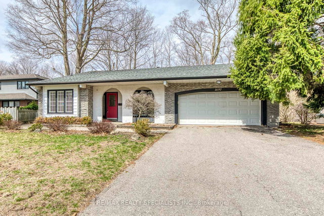 1697 Missenden Crescent