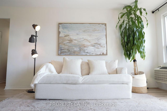 303 - 60 Gulliver Road