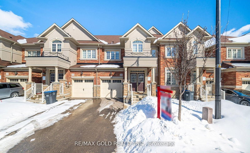 15 Hines St, Brampton, L7A 4X4 | Image 3