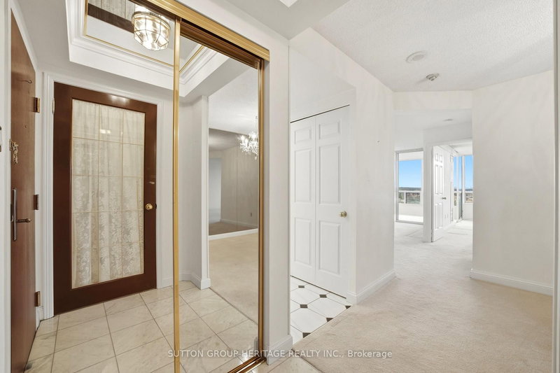 1405 - 24 Hanover Rd, Brampton, L6S 5K8 | Image 2