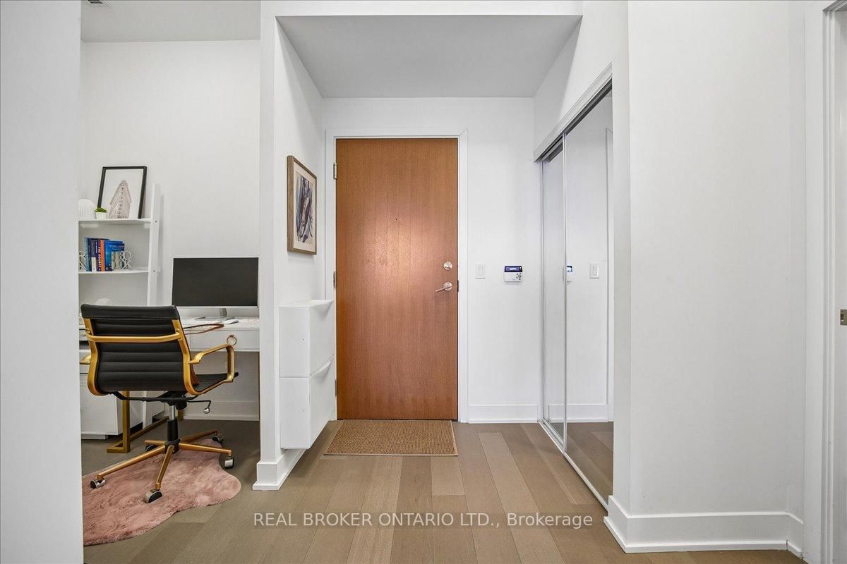 603-20 Shore Breeze Drive, Toronto, ON, photo 3