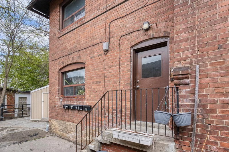 24 Indian Road Cres, Toronto, M6P 2G1 | Image 3