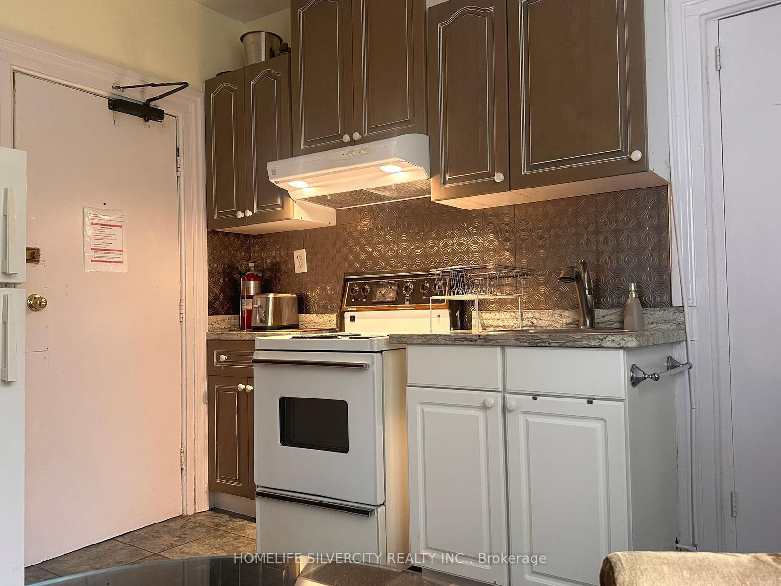 50 Nelson Street W, Unit 4 - Photo 12