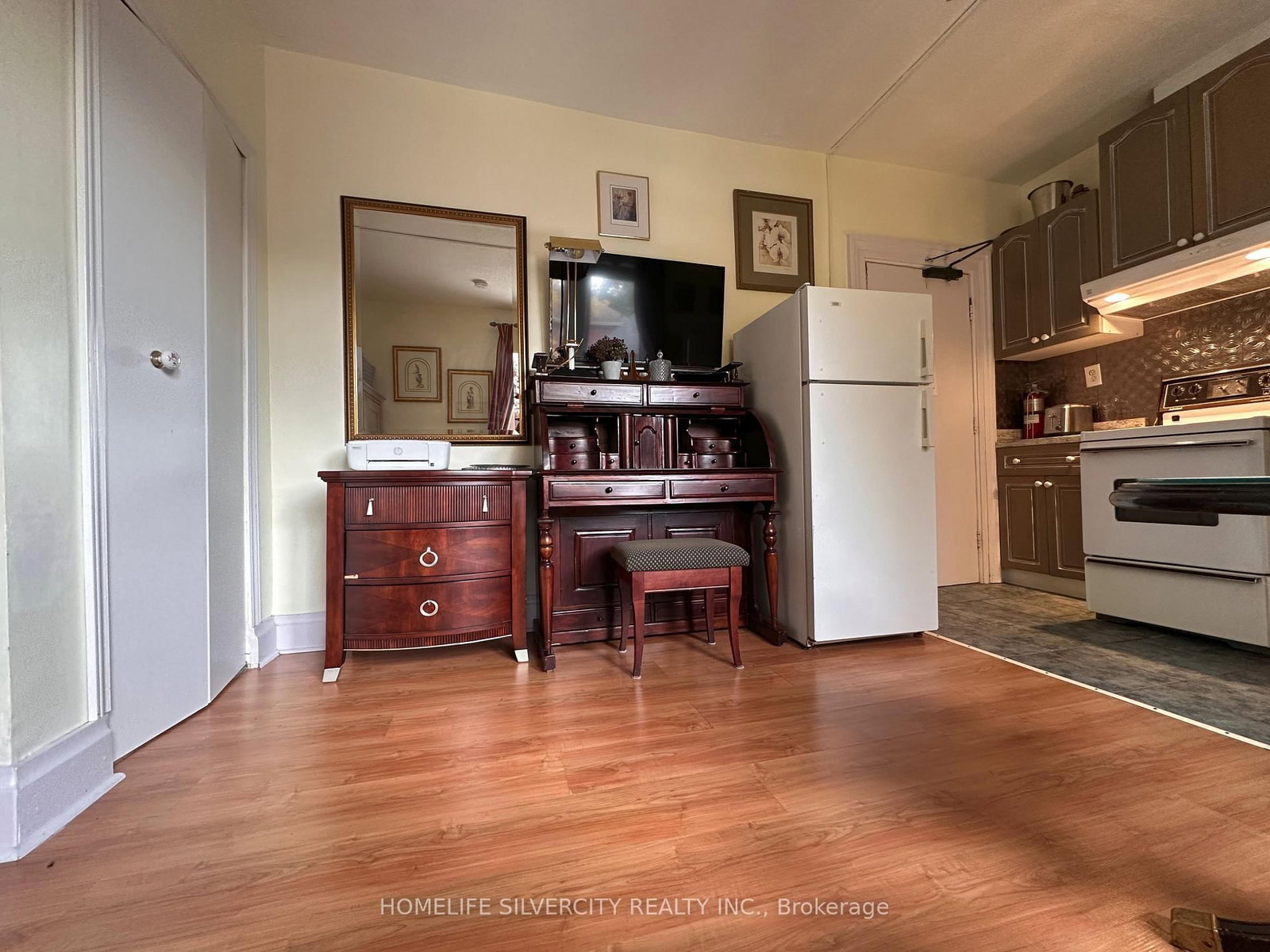 50 Nelson Street W, Unit 4 - Photo 15