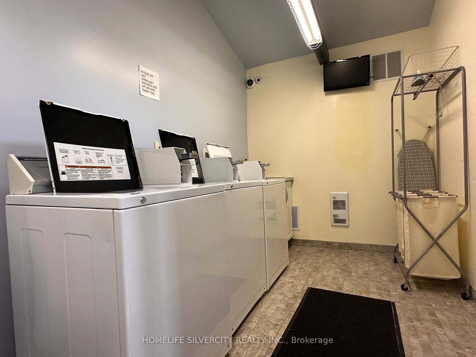 50 Nelson Street W, Unit 4 - Photo 27