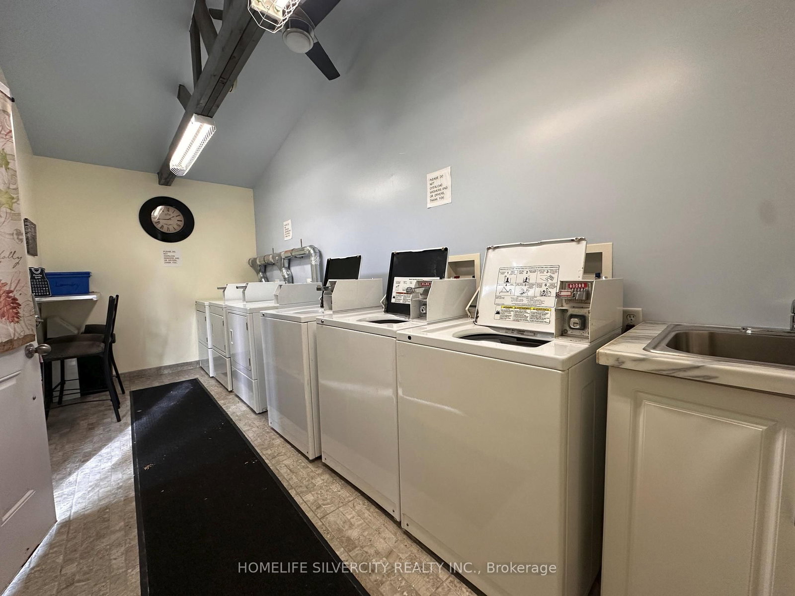 50 Nelson Street W, Unit 4 - Photo 30