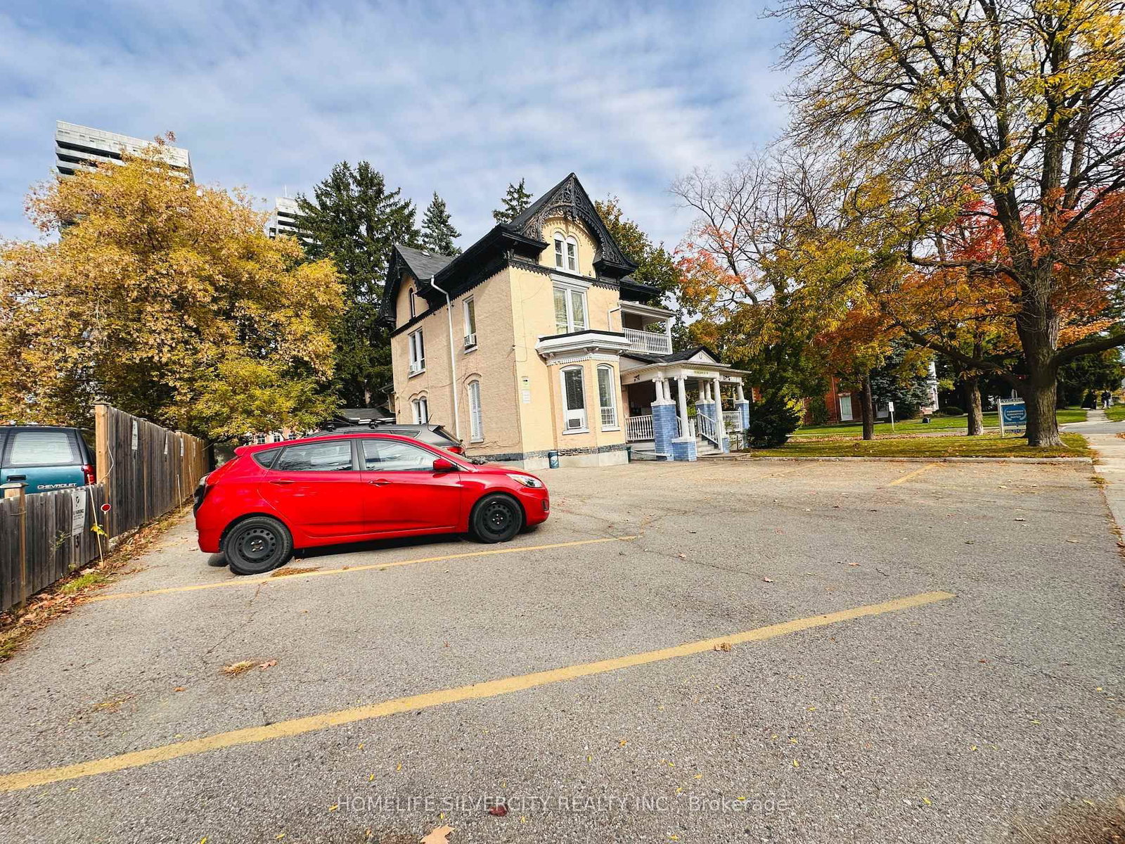 50 Nelson Street W, Unit 4 - Photo 31