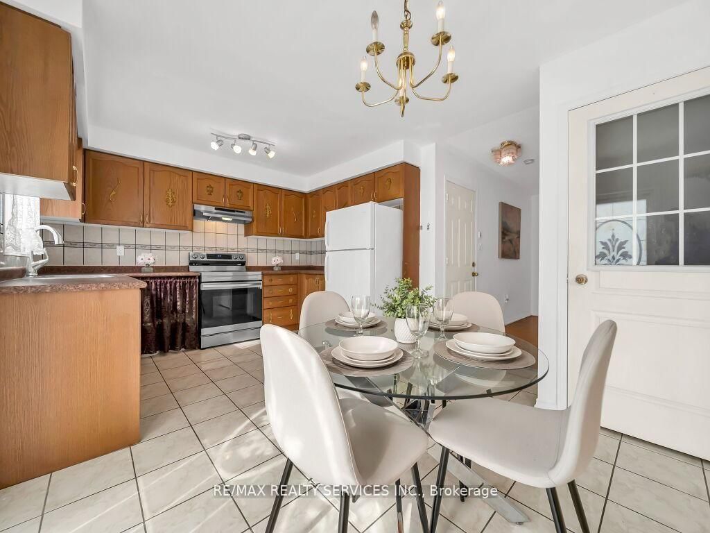 Detached House for sale at 118 Queen Mary Drive, Brampton, Ontario, L7A 2R5 - Fletcher's Meadow - MLS: W12967178