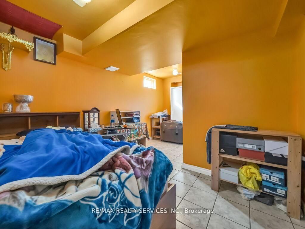 Detached House for sale at 118 Queen Mary Drive, Brampton, Ontario, L7A 2R5 - Fletcher's Meadow - MLS: W12967178