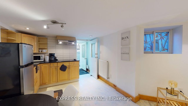 Lower - 146 Blackthorn Avenue