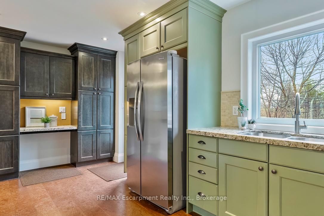 Detached House for sale at 1071 Melvin Avenue, Oakville, Ontario, L6J 2V8 - Morrison - MLS: W12967236