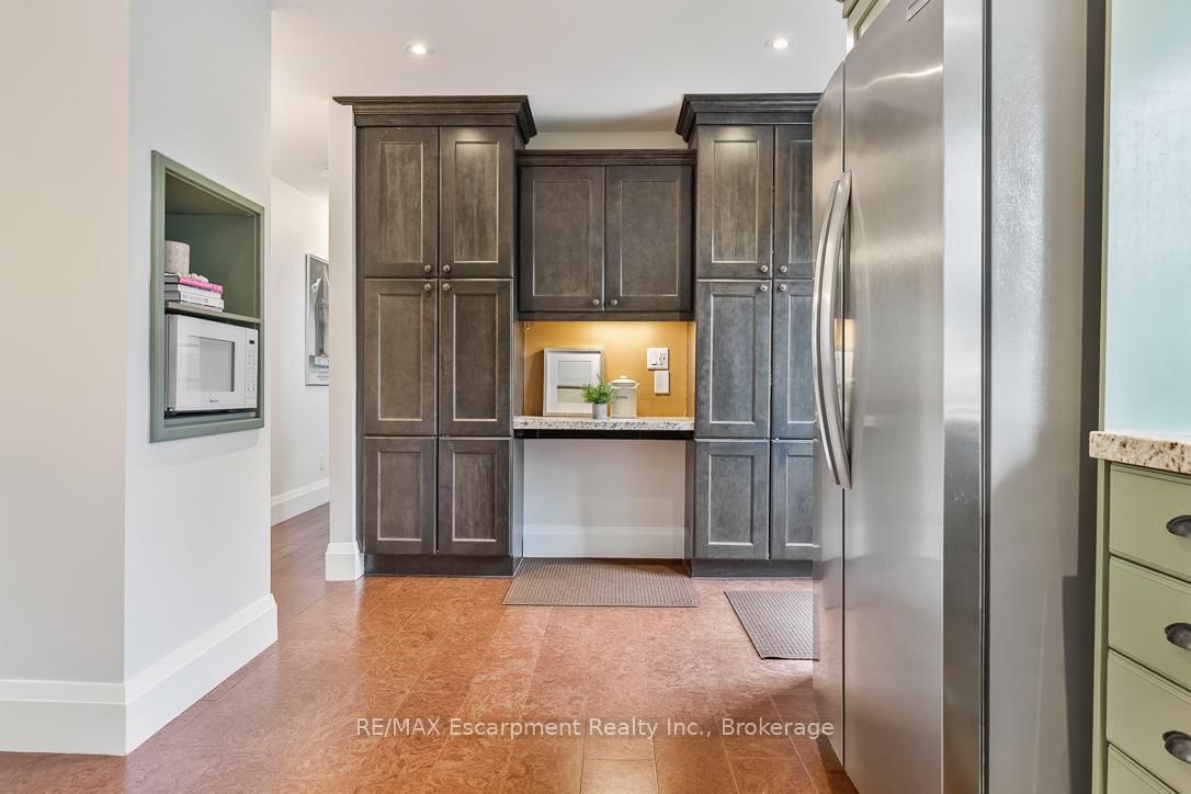 Detached House for sale at 1071 Melvin Avenue, Oakville, Ontario, L6J 2V8 - Morrison - MLS: W12967236