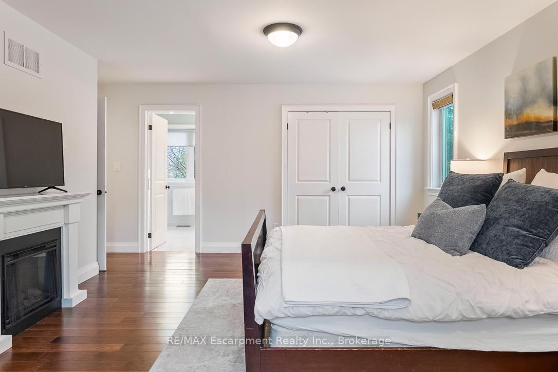 Detached House for sale at 1071 Melvin Avenue, Oakville, Ontario, L6J 2V8 - Morrison - MLS: W12967236