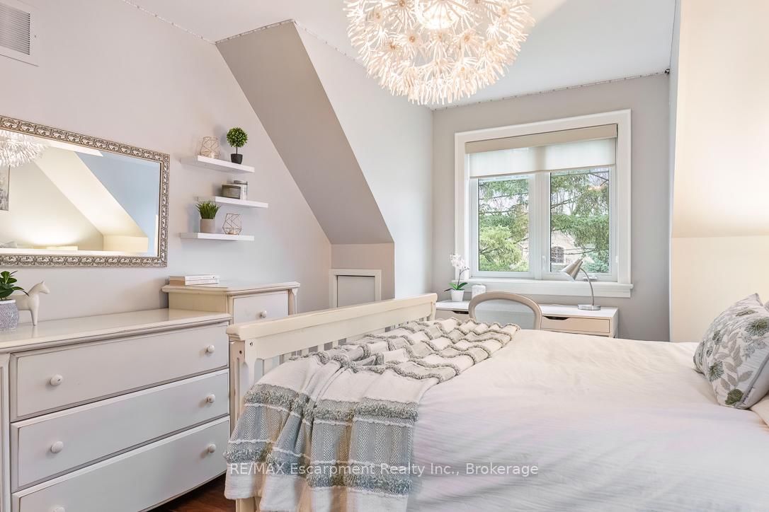 Detached House for sale at 1071 Melvin Avenue, Oakville, Ontario, L6J 2V8 - Morrison - MLS: W12967236