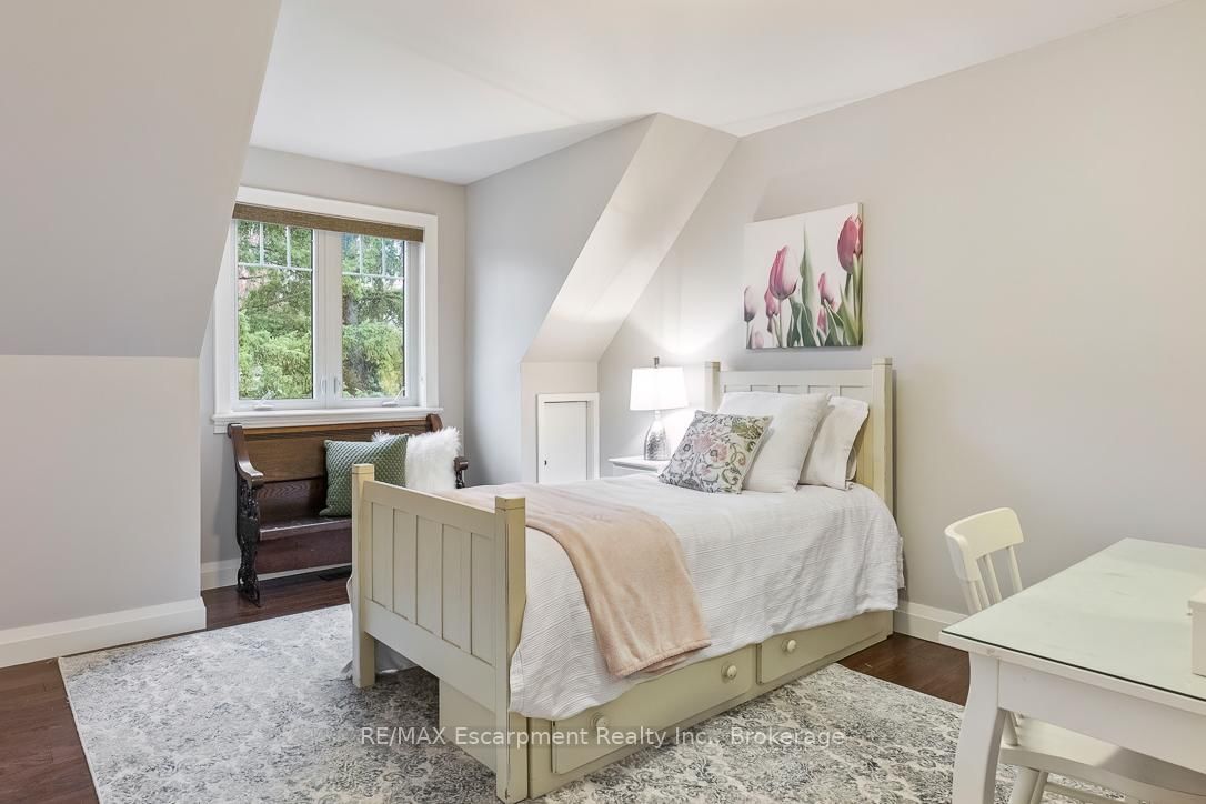 Detached House for sale at 1071 Melvin Avenue, Oakville, Ontario, L6J 2V8 - Morrison - MLS: W12967236