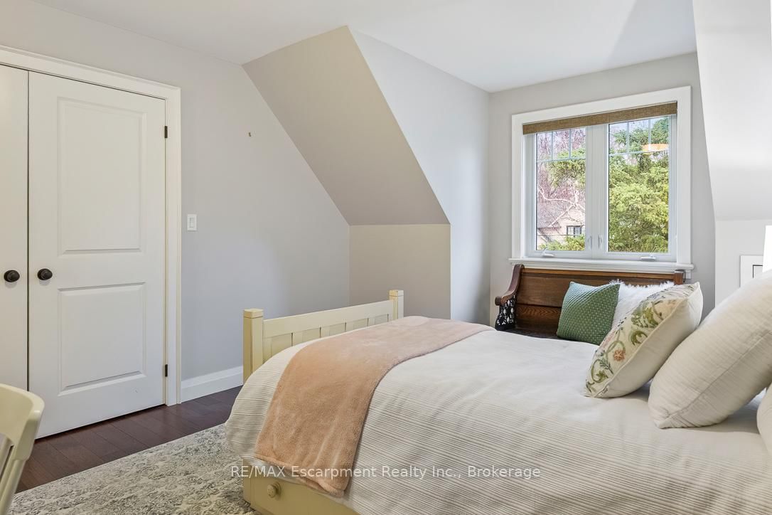 Detached House for sale at 1071 Melvin Avenue, Oakville, Ontario, L6J 2V8 - Morrison - MLS: W12967236