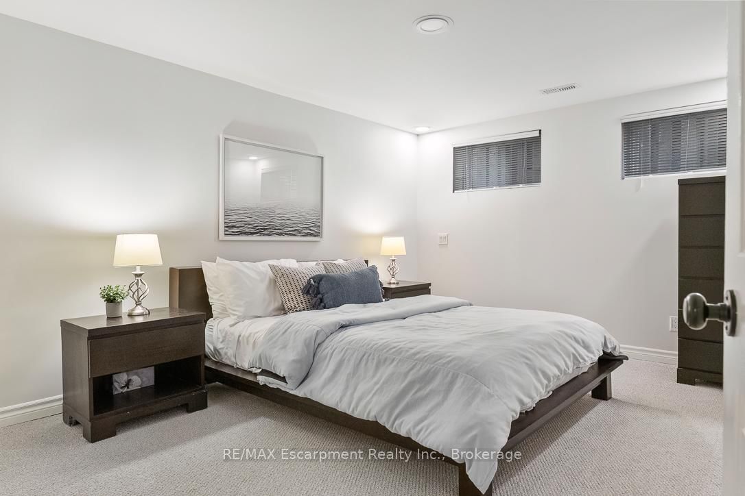 Detached House for sale at 1071 Melvin Avenue, Oakville, Ontario, L6J 2V8 - Morrison - MLS: W12967236