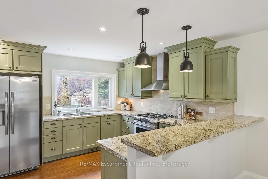 Detached House for sale at 1071 Melvin Avenue, Oakville, Ontario, L6J 2V8 - Morrison - MLS: W12967236