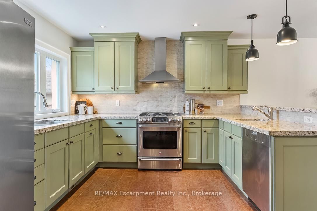 Detached House for sale at 1071 Melvin Avenue, Oakville, Ontario, L6J 2V8 - Morrison - MLS: W12967236