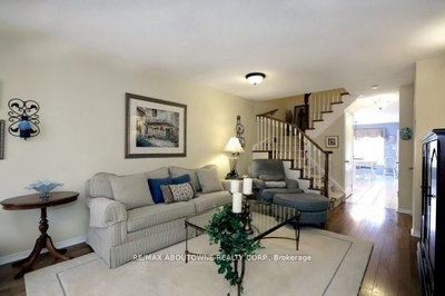 1175 Treetop Terrace, Oakville, Ontario image-0-3