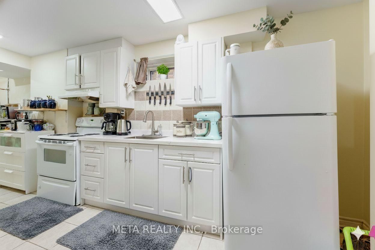 Detached House for sale at 30 Krakow Street, Brampton, Ontario, L6Y 0K7 - Bram West - MLS: W12967482