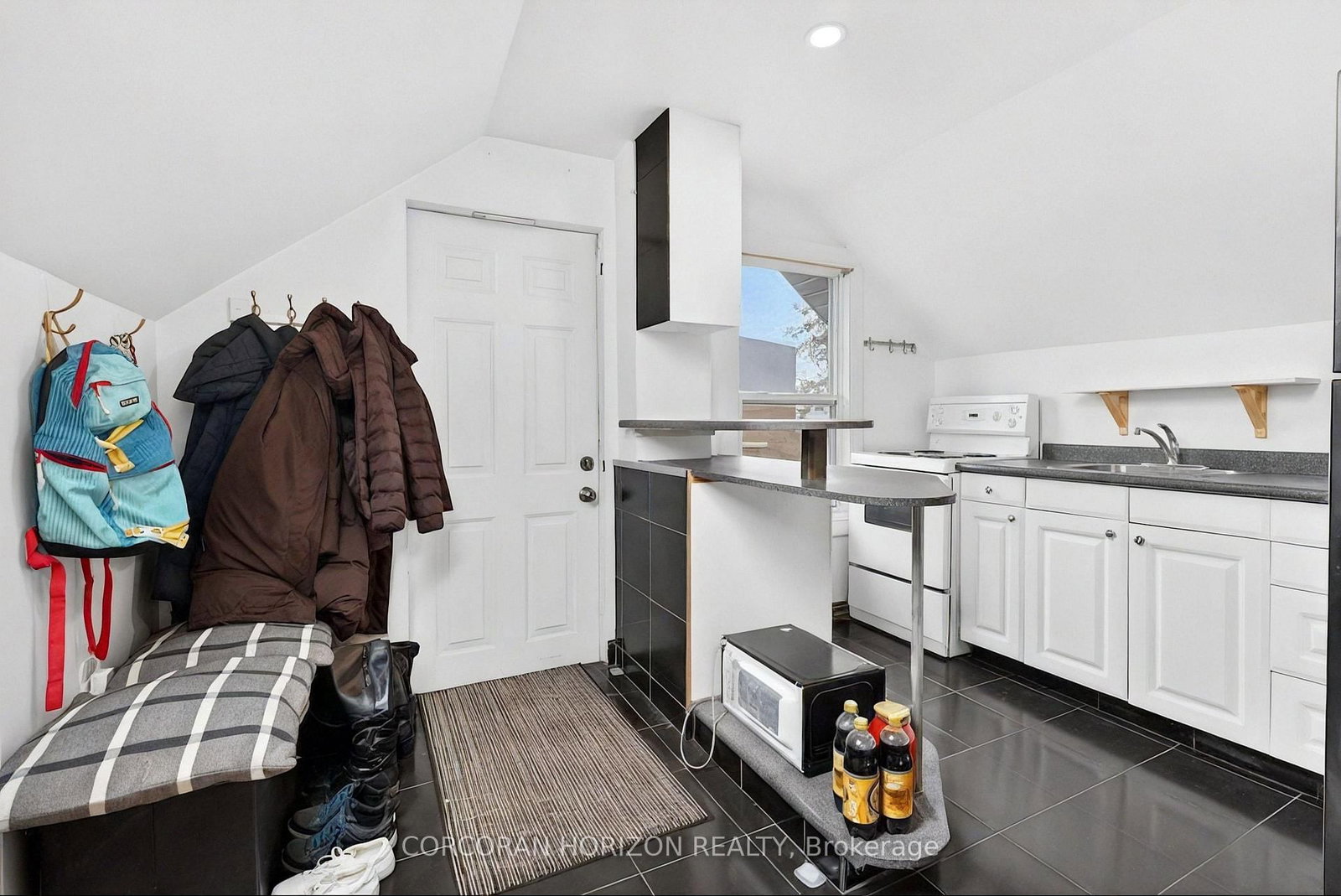 256 Keele Street - Photo 16