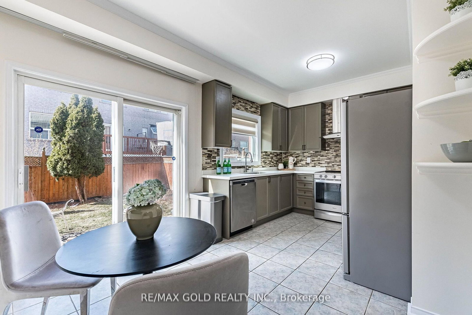 Detached House for sale at 26 Waterdale Road, Brampton, Ontario, L7A 1S3 - Fletcher's Meadow - MLS: W12967594