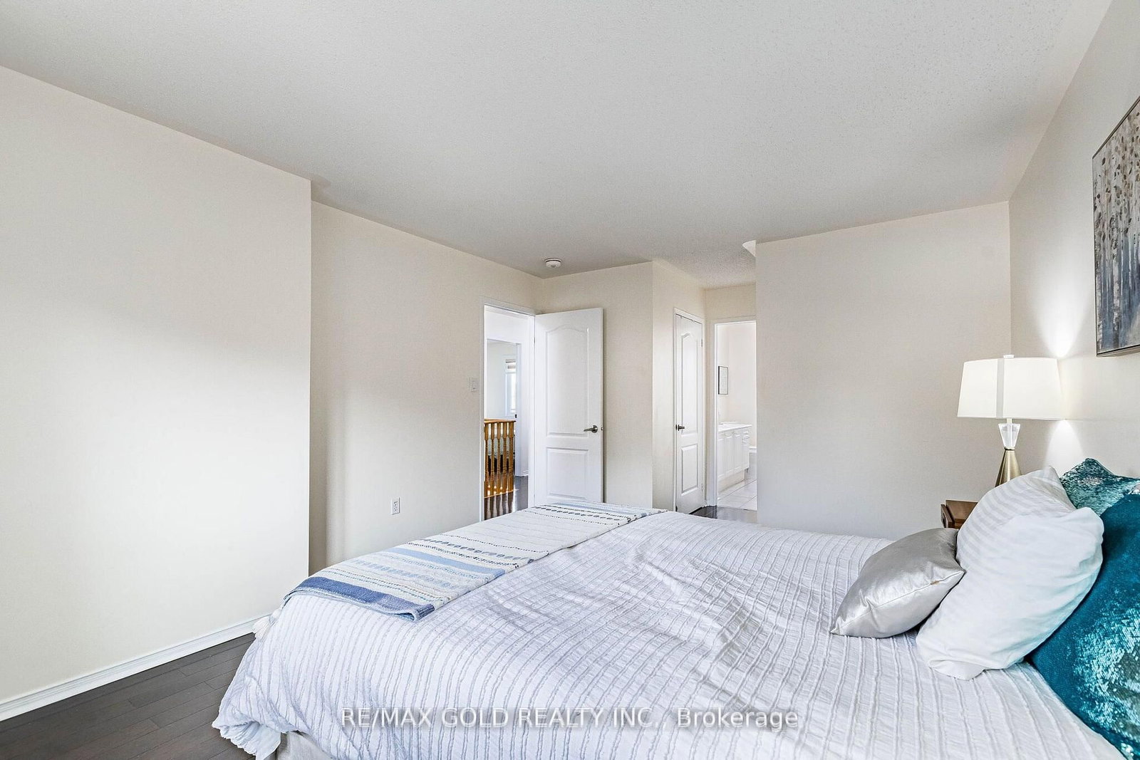 Detached House for sale at 26 Waterdale Road, Brampton, Ontario, L7A 1S3 - Fletcher's Meadow - MLS: W12967594