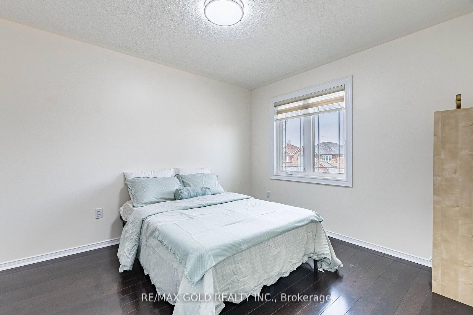 Detached House for sale at 26 Waterdale Road, Brampton, Ontario, L7A 1S3 - Fletcher's Meadow - MLS: W12967594