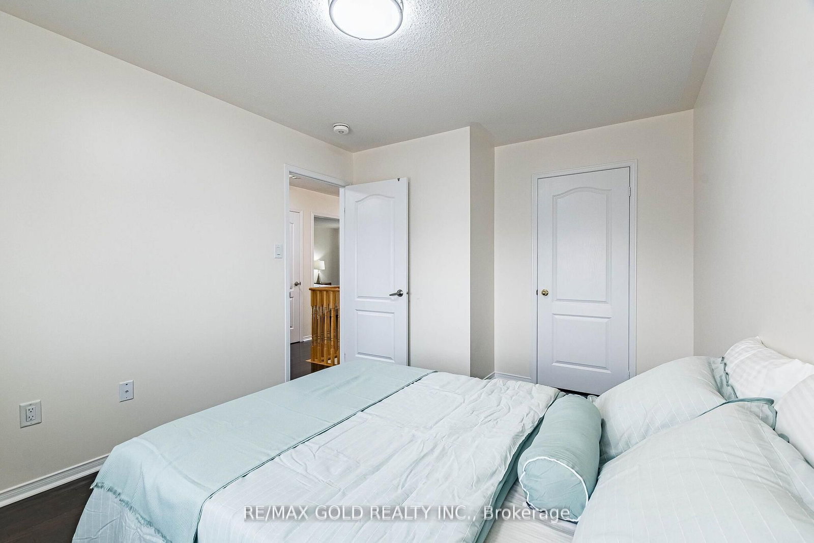 Detached House for sale at 26 Waterdale Road, Brampton, Ontario, L7A 1S3 - Fletcher's Meadow - MLS: W12967594