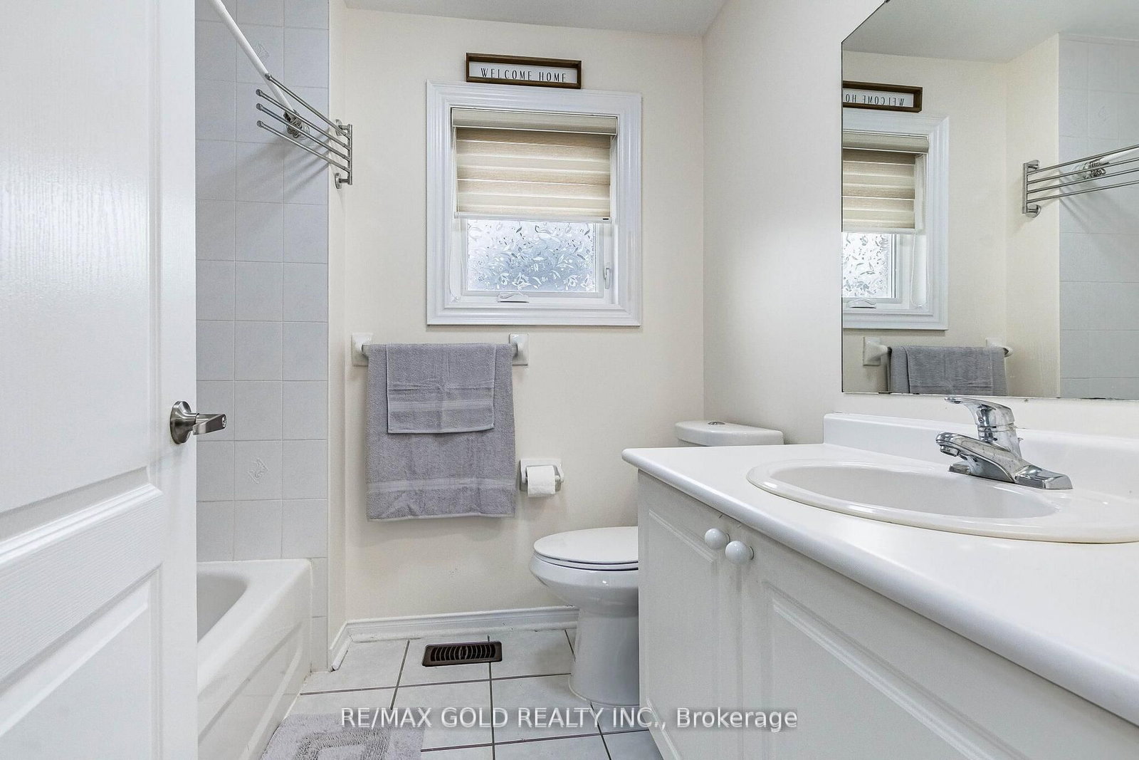 Detached House for sale at 26 Waterdale Road, Brampton, Ontario, L7A 1S3 - Fletcher's Meadow - MLS: W12967594