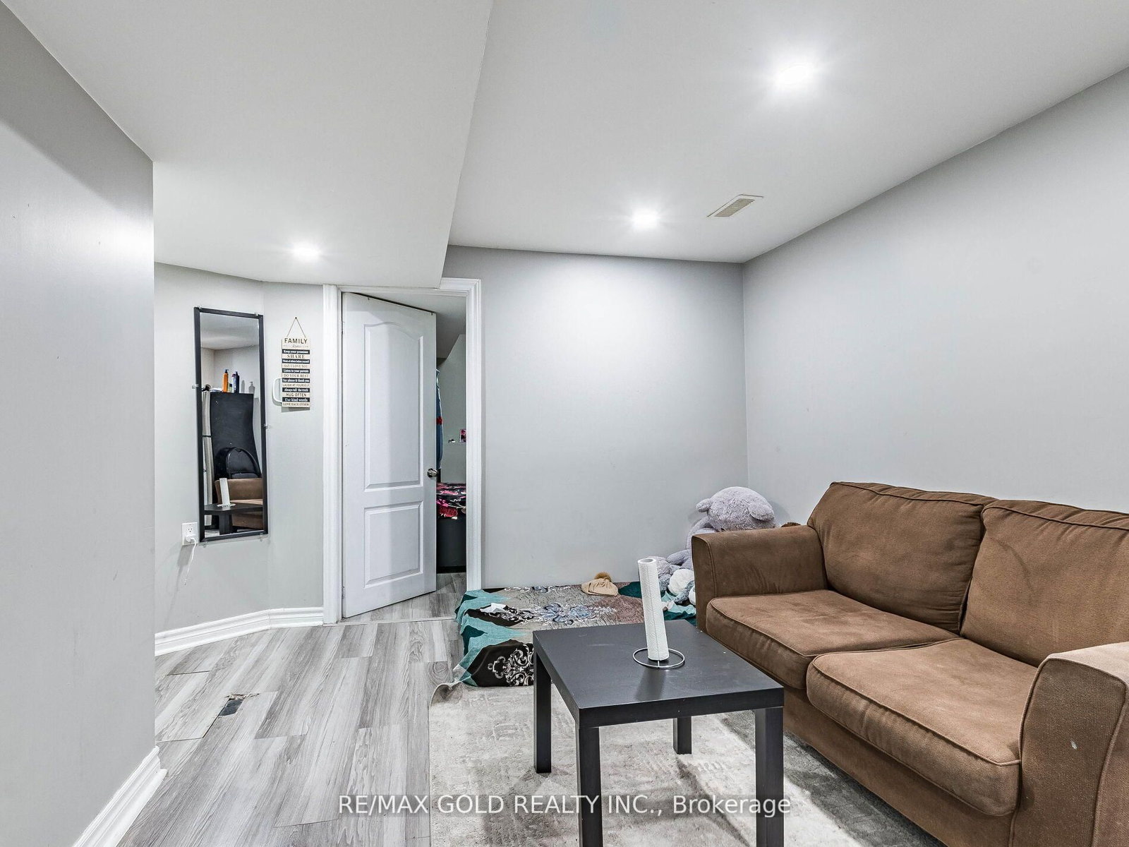 Detached House for sale at 26 Waterdale Road, Brampton, Ontario, L7A 1S3 - Fletcher's Meadow - MLS: W12967594