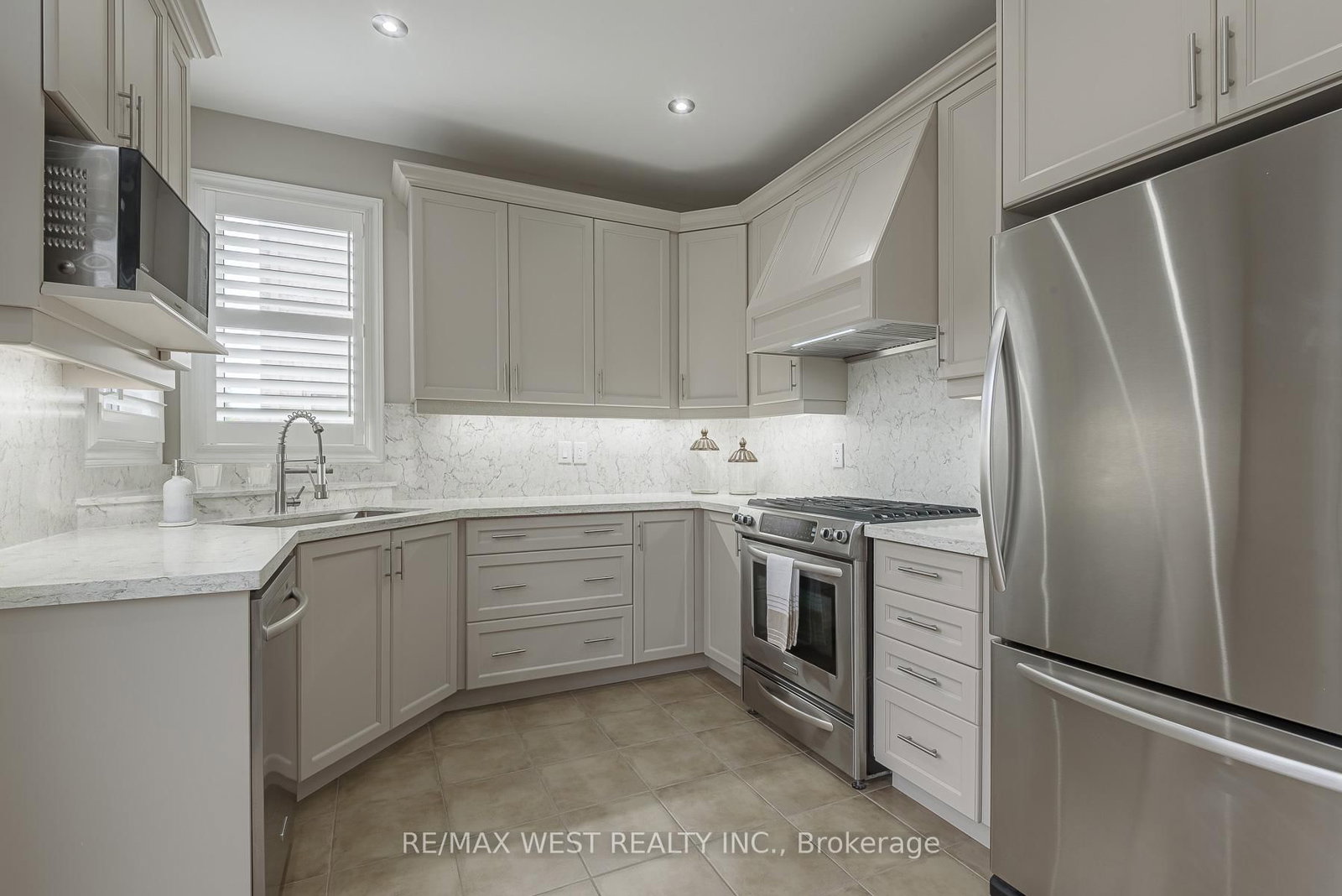 Detached House for sale at 17 Hawkridge Trail, Brampton, Ontario, L6P 2T5 - Brampton East - MLS: W12967644