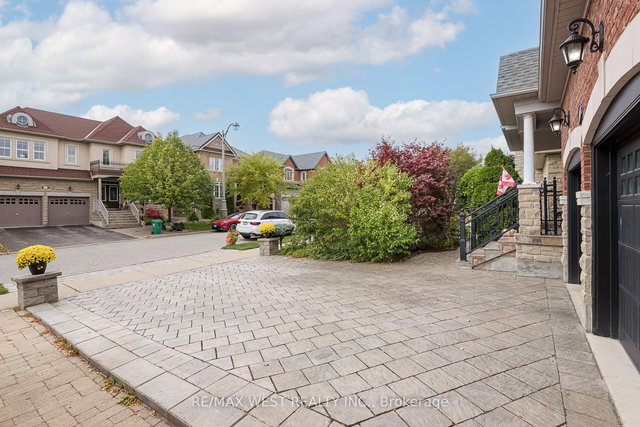 17 Hawkridge Trail