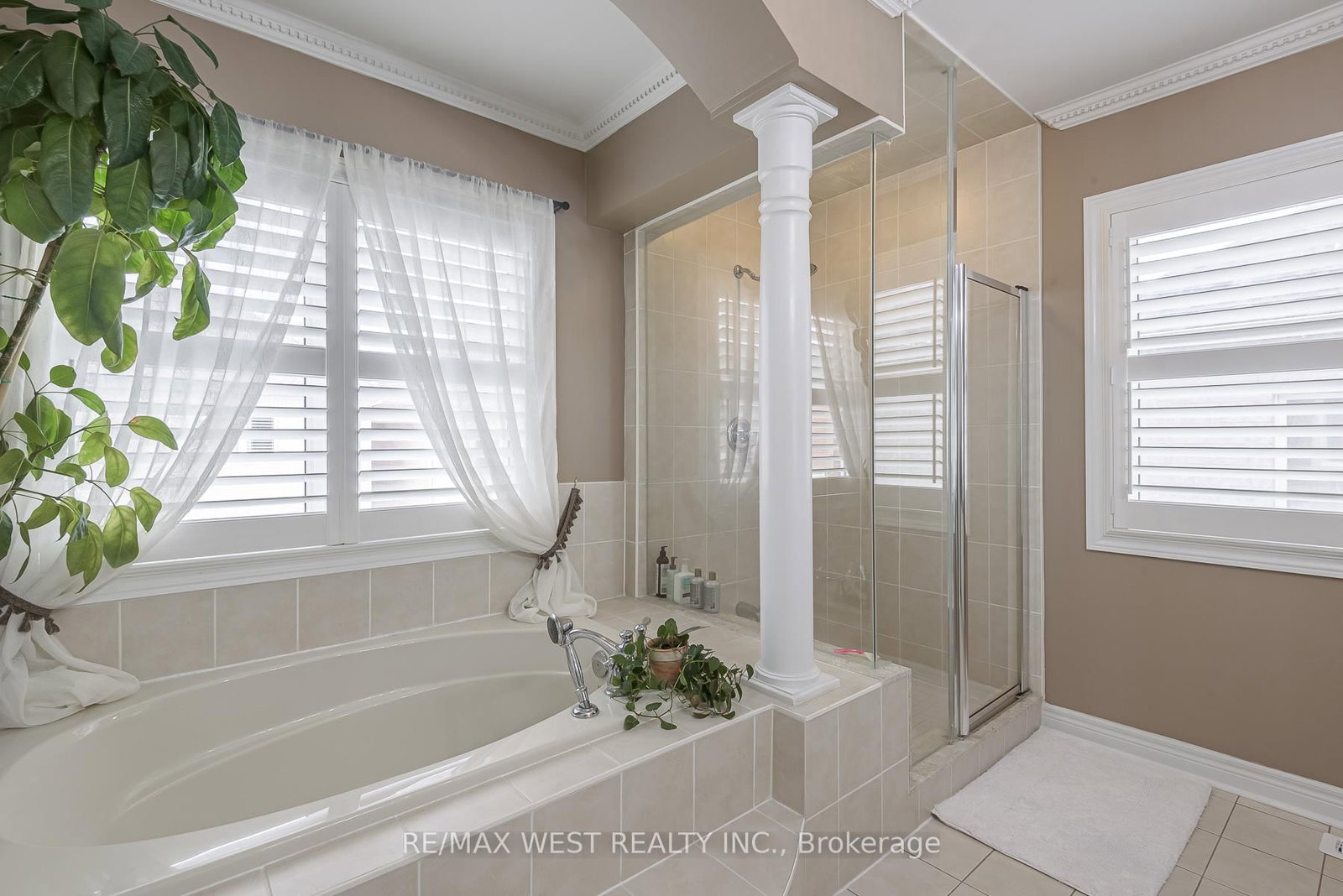 Detached House for sale at 17 Hawkridge Trail, Brampton, Ontario, L6P 2T5 - Brampton East - MLS: W12967644