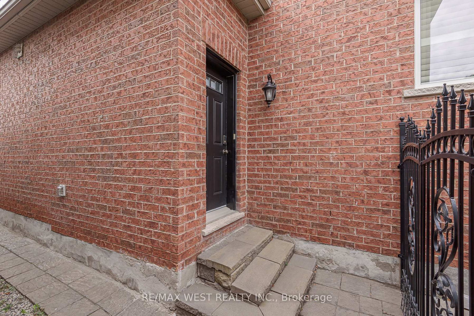 Detached House for sale at 17 Hawkridge Trail, Brampton, Ontario, L6P 2T5 - Brampton East - MLS: W12967644