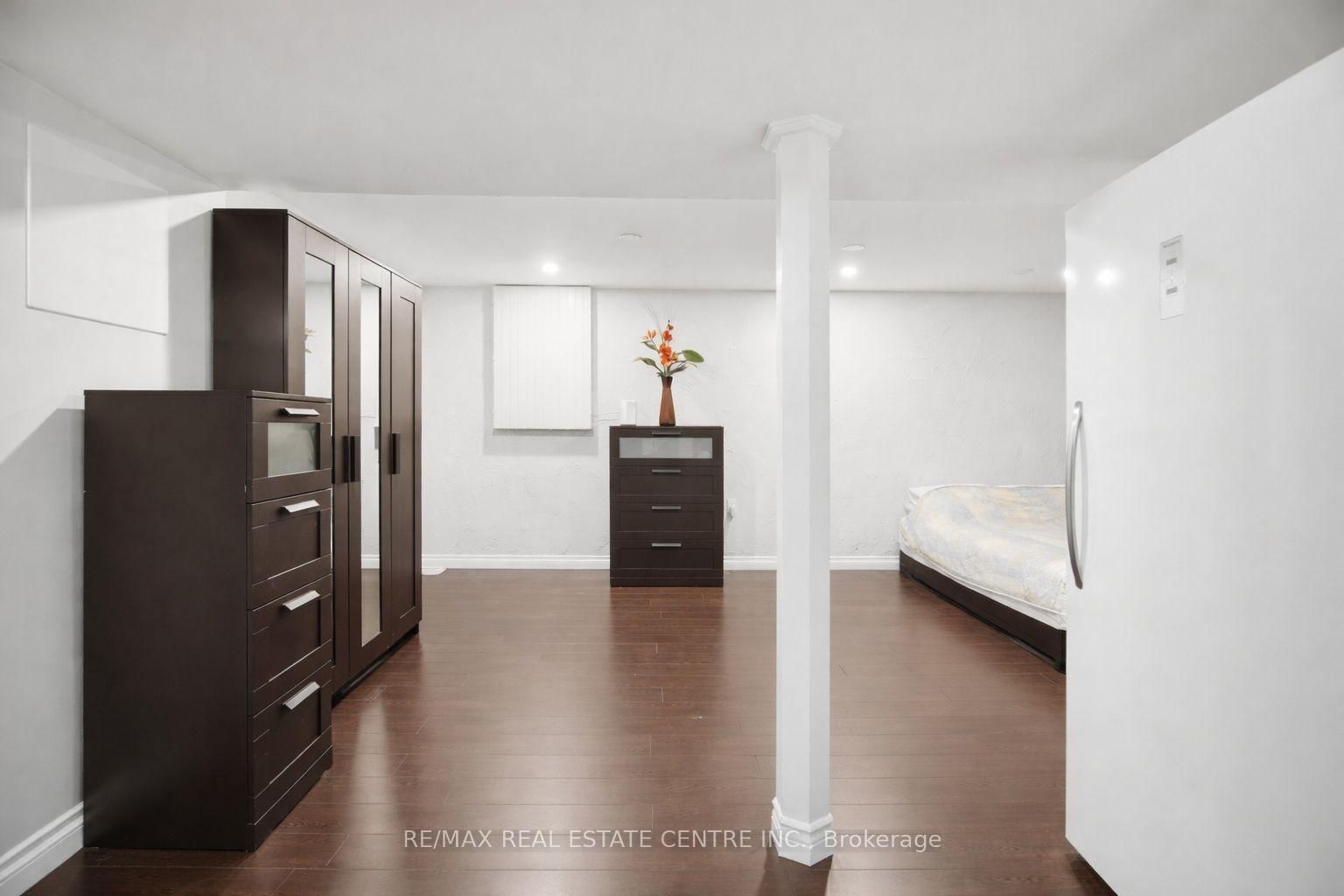 Detached House for sale at 11 Sheringham Street, Brampton, Ontario, L6Z 2P5 - Heart Lake West - MLS: W12967722