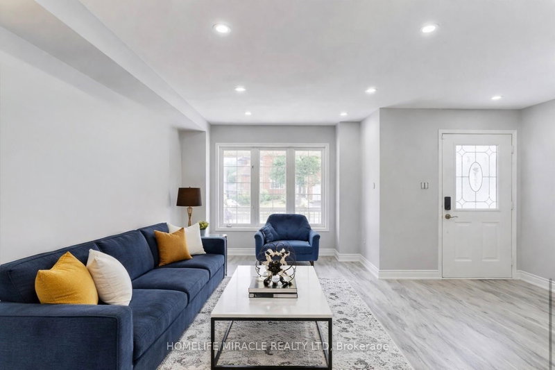 29 Giraffe Ave, Brampton, L6R 1Y9 | Image 2