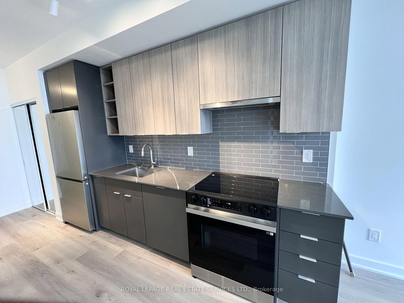 408 - 2075 Lakeshore Rd, Burlington, L7R 1E2 | Image 2