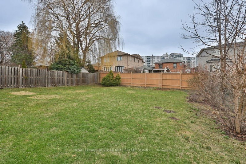 39 Wickford Dr, Toronto, M6L 1K9 | Image 3