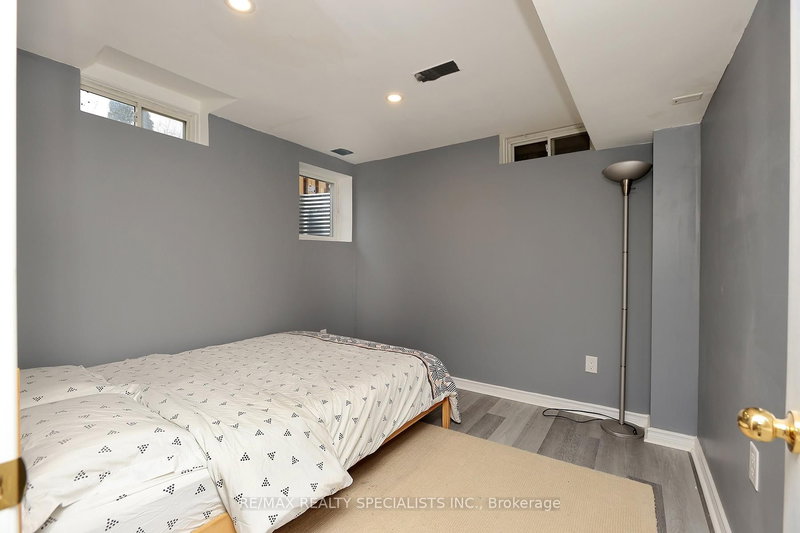 6487 SAPLING Tr, Mississauga — 8